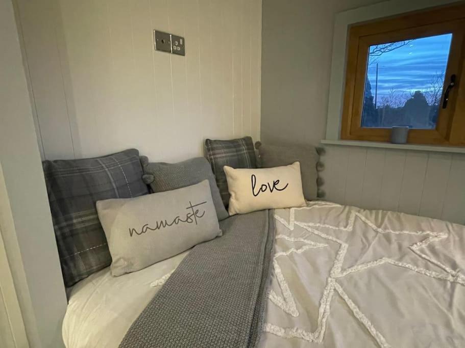 The Hut@Trefechan Wen - Coastal Coziness! Goodwick Exterior foto