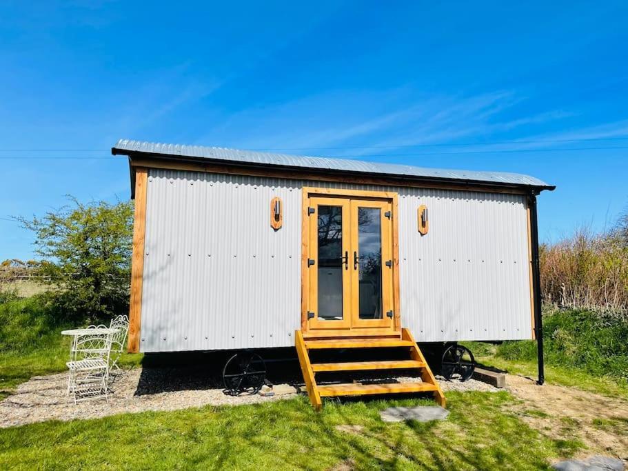 The Hut@Trefechan Wen - Coastal Coziness! Goodwick Exterior foto
