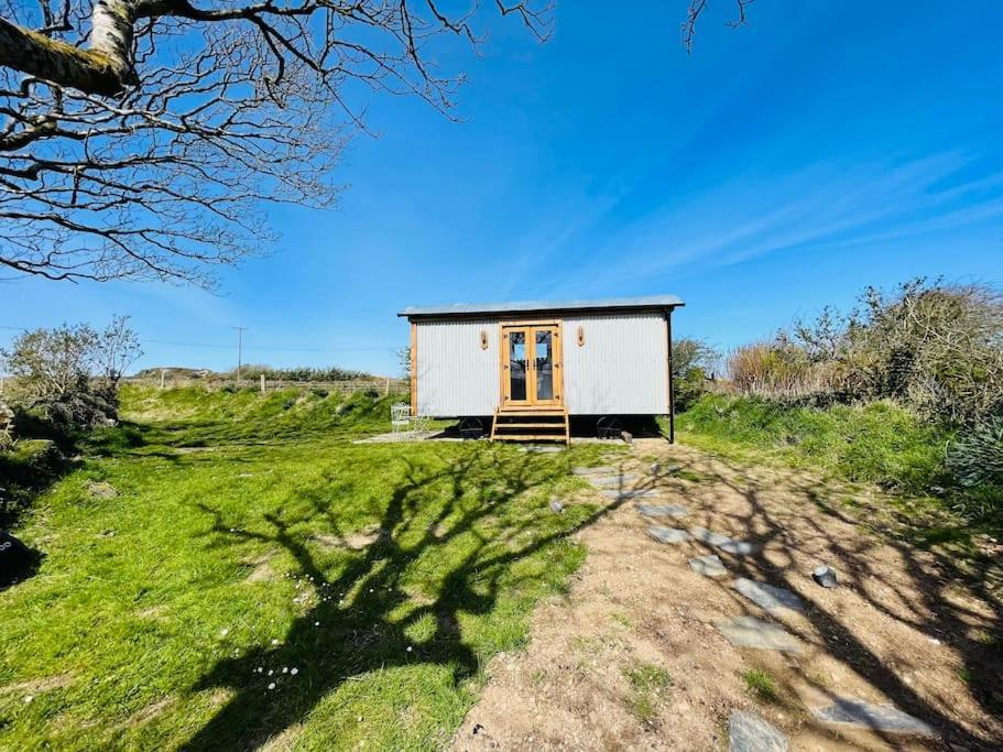 Villa The Hut@Trefechan Wen - Coastal Coziness! Goodwick Exterior foto