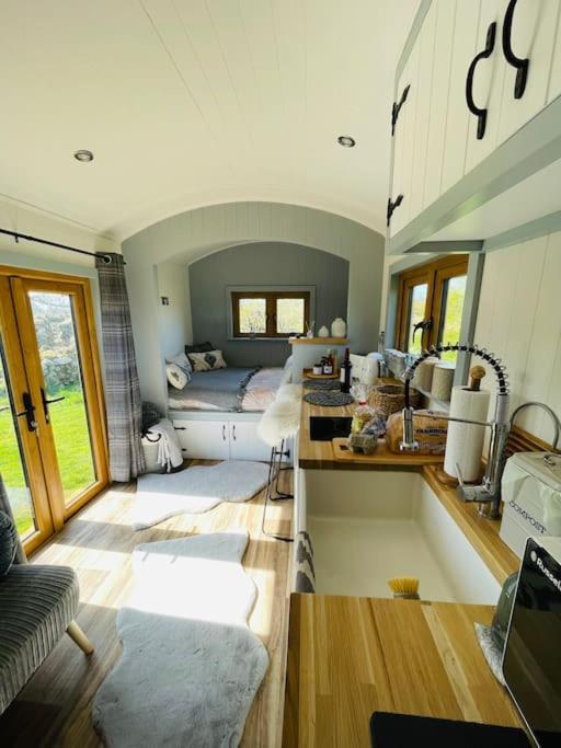 The Hut@Trefechan Wen - Coastal Coziness! Goodwick Exterior foto